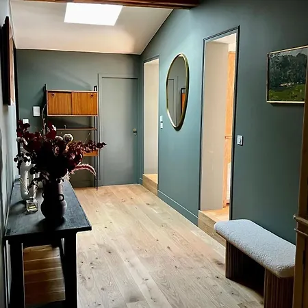 Luxury And Elegance In Lägenhet